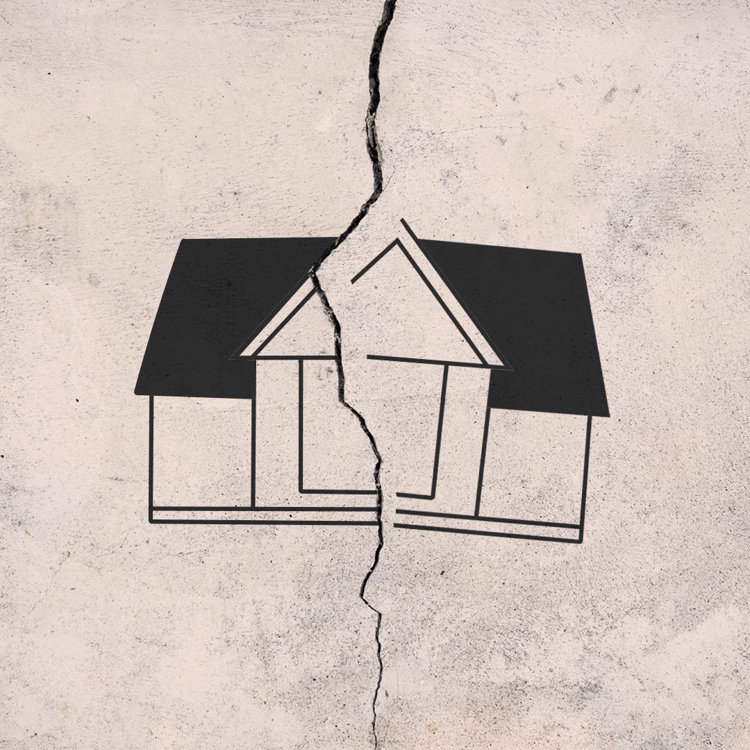 Crack 1080×1080