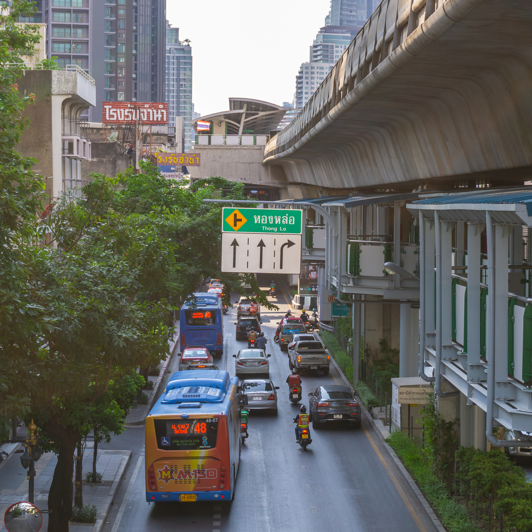 ใช้ชีวิตที่สุขุมวิทตอนกลาง เดินทางอย่างไรได้บ้าง?
