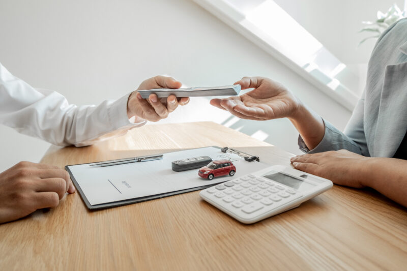 Car dealership provides advice about insurance details and car r